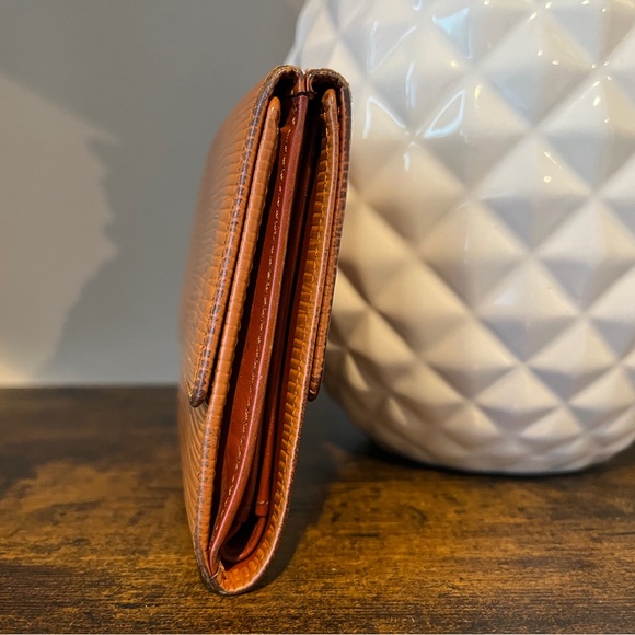 Authentic Vintage Louis Vuitton Tannish/Orange EPI Leather Women's Wallet - Picture 4 of 8